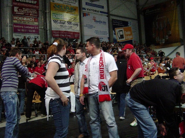 �u���[�[�o�X�P�b�c[Brose&nbsp;Baskets]�̃t�@��