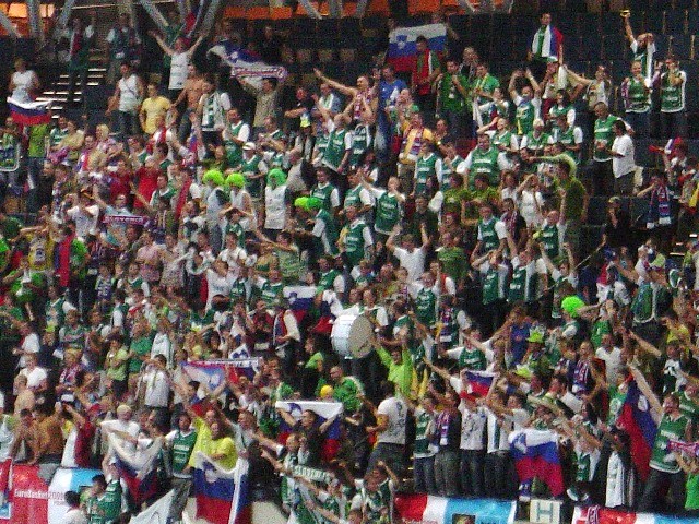 �X���x�j�A�̃t�@��