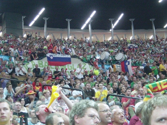 �X���x�j�A�̃t�@��