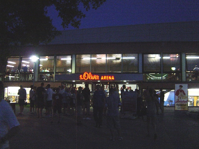 �G�X�I���o�[�A���[�i[s.Oliver&nbsp;Arena]