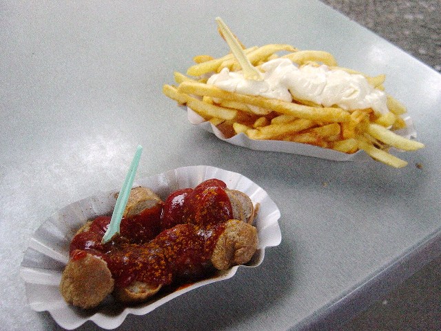 �J���[�����X�g�ƃt�����`�t���C�|�e�g[Currywurst&nbsp;mit&nbsp;Pommes]