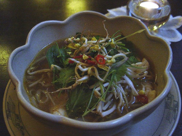 �`�L���t�H�[[Typisch&nbsp;Pho&nbsp;&nbsp;mit&nbsp;Huenerfleisch]