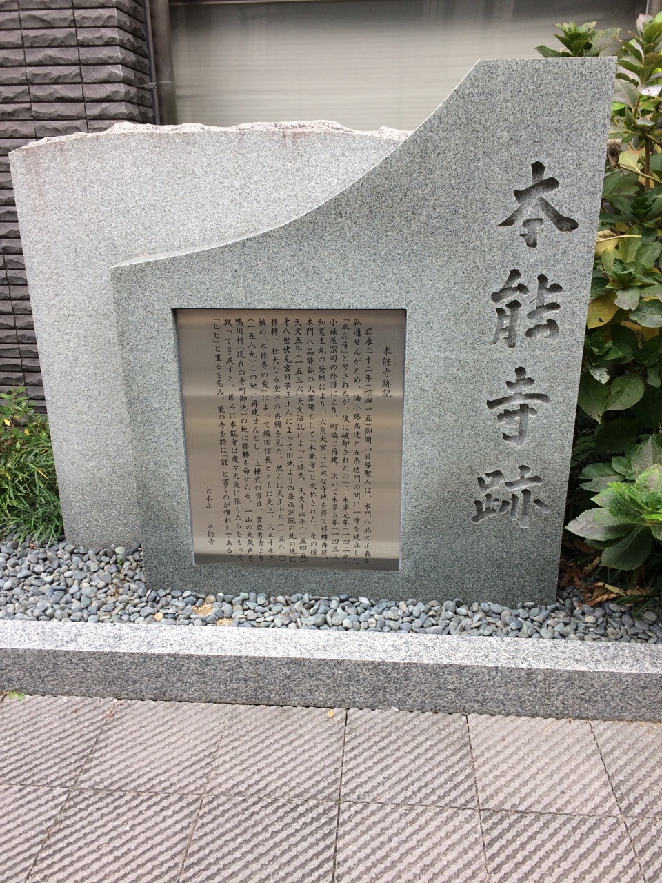 �{�\����