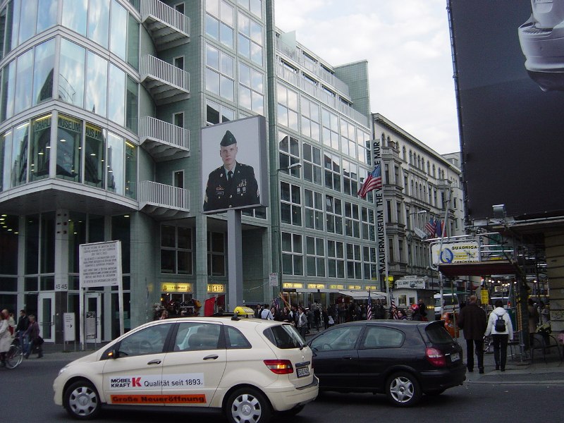 �ǔ����فE�`�F�b�N�|�C���g�`���[���[[Museum&nbsp;Haus&nbsp;am&nbsp;Checkpoint&nbsp;Charlie]