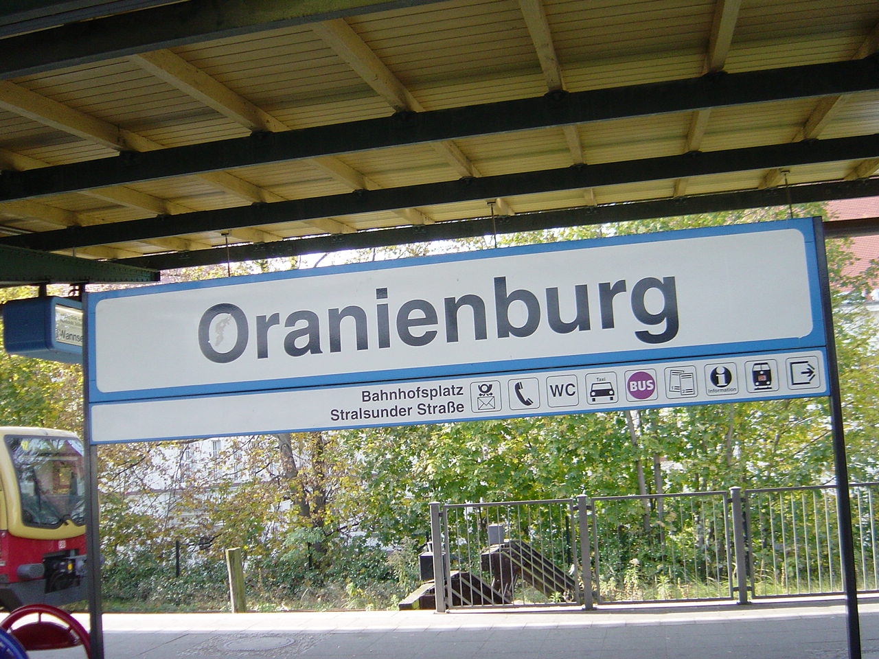 �I���[�j�G���u���N�w[Oranienburg&nbsp;Bahnhof]