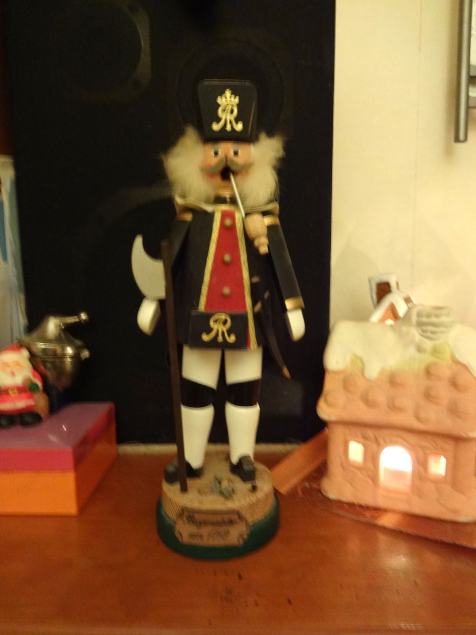 ����݊���l�`[Nussknacker]