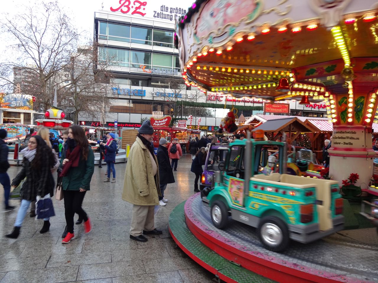 �N���X�}�X�}�[�P�b�g[Weihnachtsmarkt&nbsp;an&nbsp;der&nbsp;Kaiser-Wilhelm-Gedaechtniskirche]