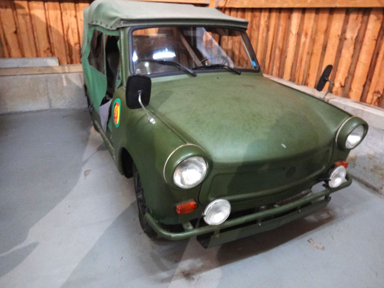 �g���o���g[Trabant]