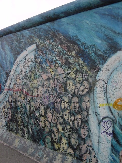 �C�[�X�g�T�C�h�M�������[[East&nbsp;Side&nbsp;Gallery]