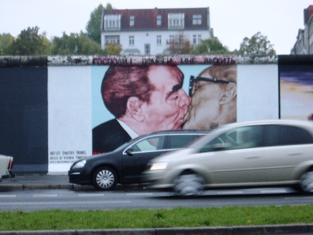 �C�[�X�g�T�C�h�M�������[[East&nbsp;Side&nbsp;Gallery]