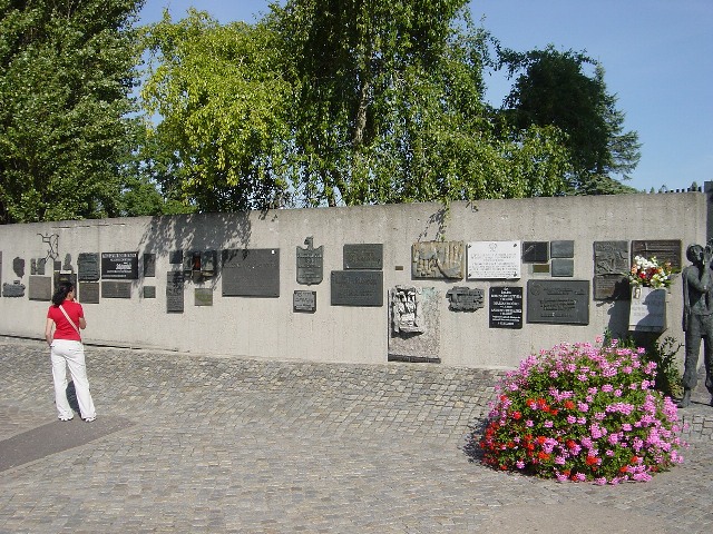 �A�ыL�O��[Pomnik&nbsp;Poległych&nbsp;Stoczniowców]