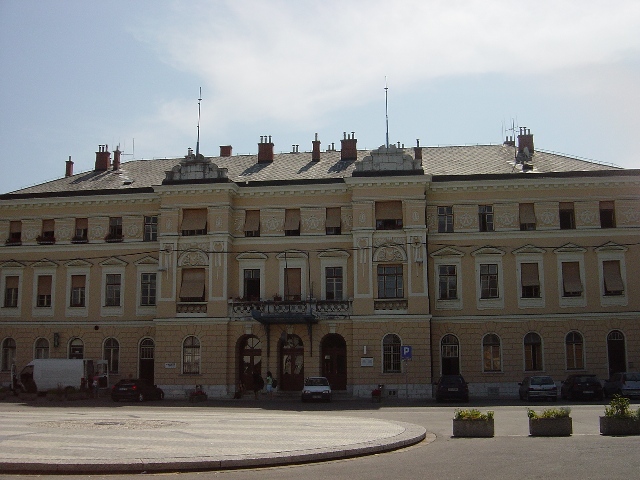 �m���@&nbsp;�S���c�@�w[Železniška&nbsp;postaja&nbsp;Nova&nbsp;Gorica]