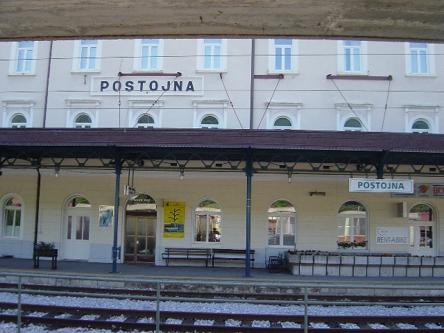 �|�X�g�C�i�w[Železniška&nbsp;postaja&nbsp;Postojna]