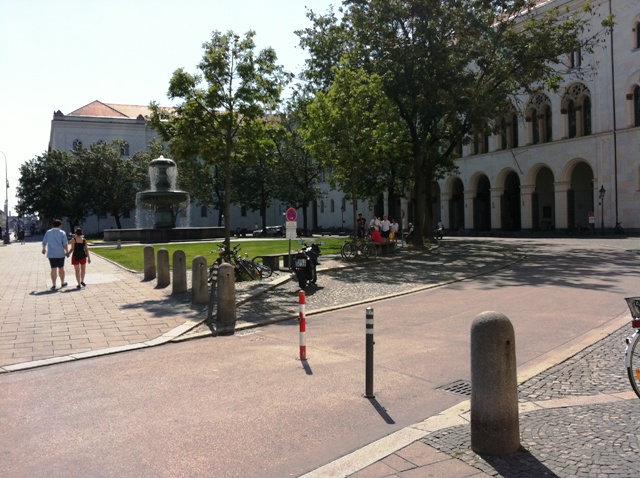 ���[�g���B�q�}�N�V�~���A����w[Ludwig-Maximilians&nbsp;Universität]