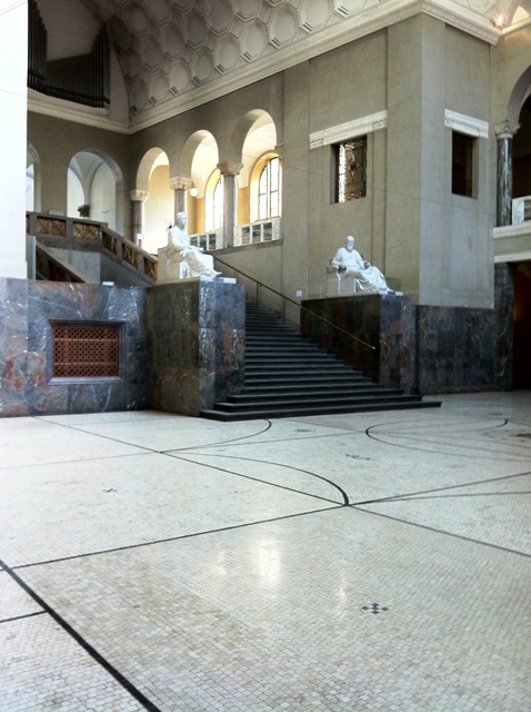 ���[�g���B�q�}�N�V�~���A����w[Ludwig-Maximilians&nbsp;Universität]