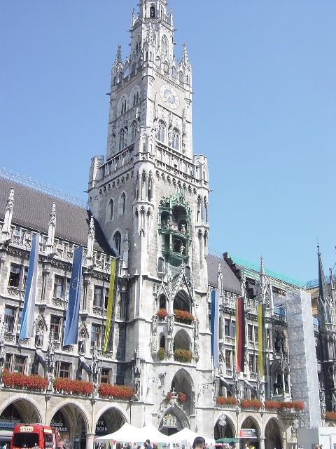 �V�s����[Neues&nbsp;Rathaus]