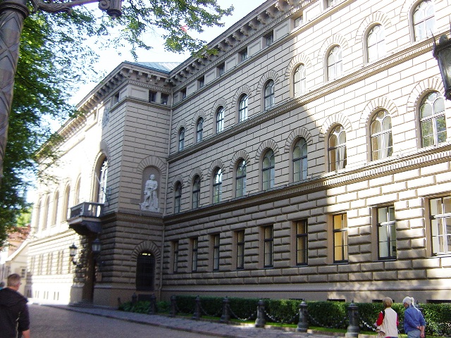 ���g���B�A����[Saeima]