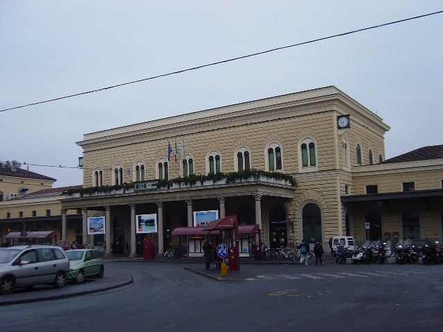 �{���[�j�������w[Stazione&nbsp;di&nbsp;Bologna&nbsp;Centrale]