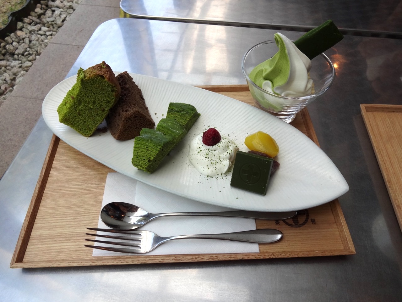 �������g�{�X